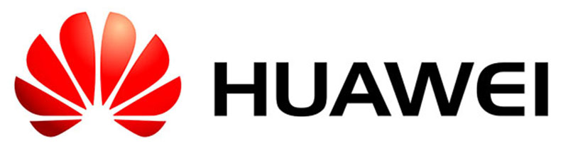 In foto si vede il logo grafico HUAWEI, cio una scritta unita al pittogramma, ossia un'immagine che raffigura un fiore che sboccia affiancata al nome dell'azienda in lettere.